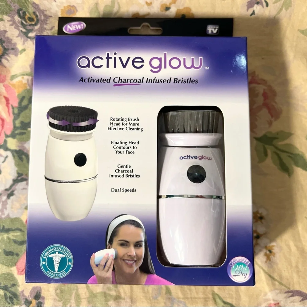 As Seen On TV Active Glow Makeup Brush - White and Purple